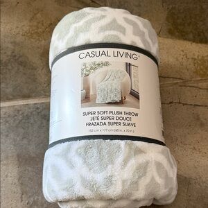Casual Living Throw Blanket NWT